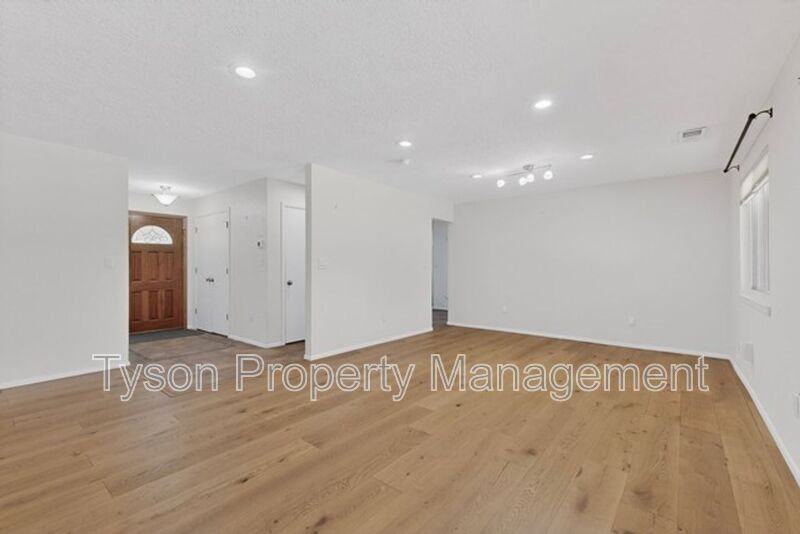 8301 Cherry Hills Dr Ne - Photo 5 of 42