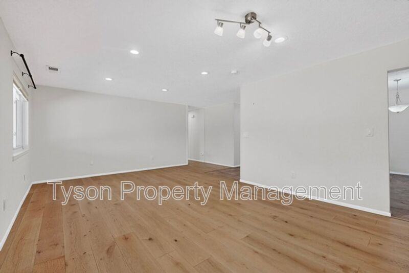 8301 Cherry Hills Dr Ne - Photo 7 of 42