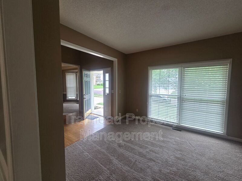 14002 Goodman St - Photo 7 of 49