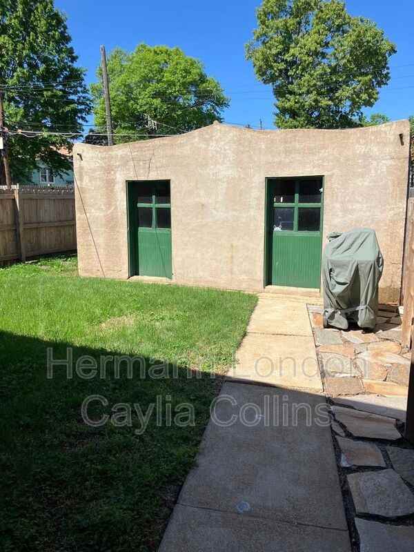 1233 Graham St - Photo 3 of 19