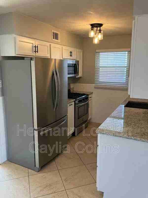 1233 Graham St - Photo 5 of 19