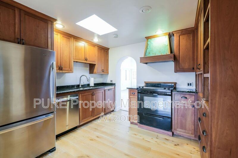 2817 N 51st St - Photo 4 of 15