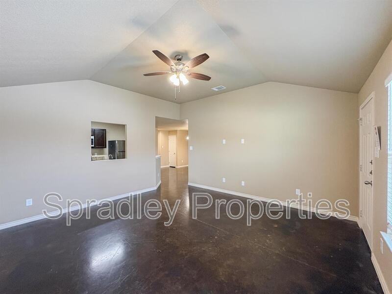 1032 Mason Dr Apt A - Photo 2 of 14