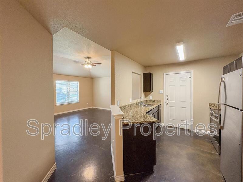 1032 Mason Dr Apt A - Photo 4 of 14