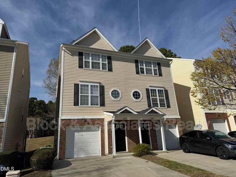 2212 Persimmon Ridge Dr