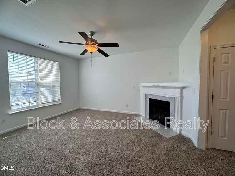 2212 Persimmon Ridge Dr - Photo 2 of 20