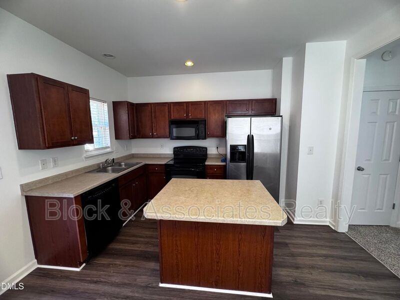 2212 Persimmon Ridge Dr - Photo 3 of 20
