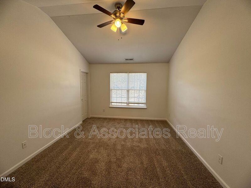 2212 Persimmon Ridge Dr - Photo 7 of 20