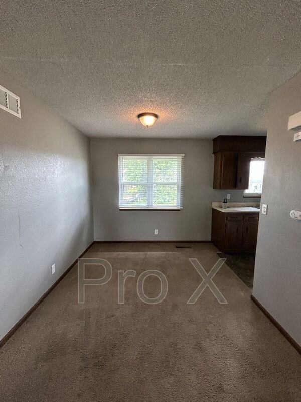 402 E Jefferson Duplex - Photo 3 of 12