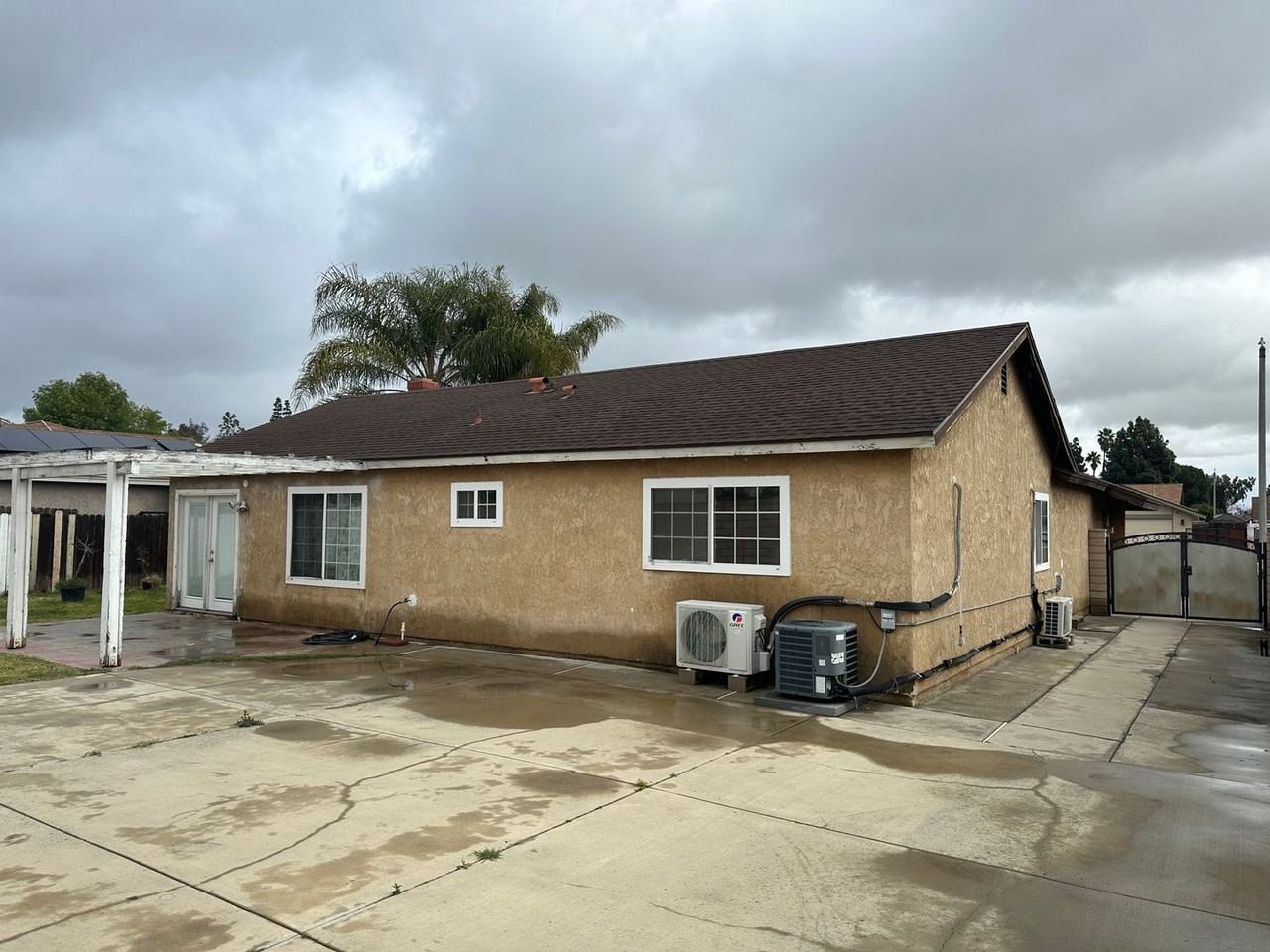 2432 S Garfield Pl - Photo 2 of 13
