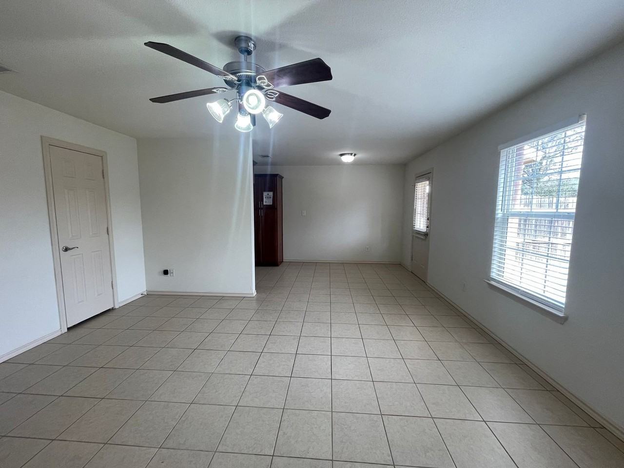909 Parkplace Rdg - Photo 4 of 23