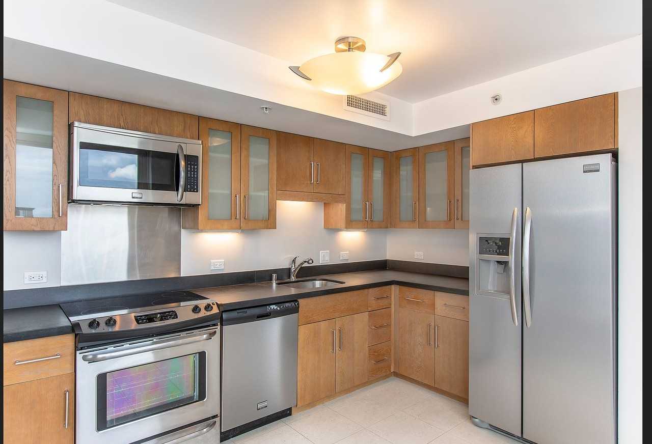 1009 Kapiolani Blvd #3910 - Photo 4 of 37