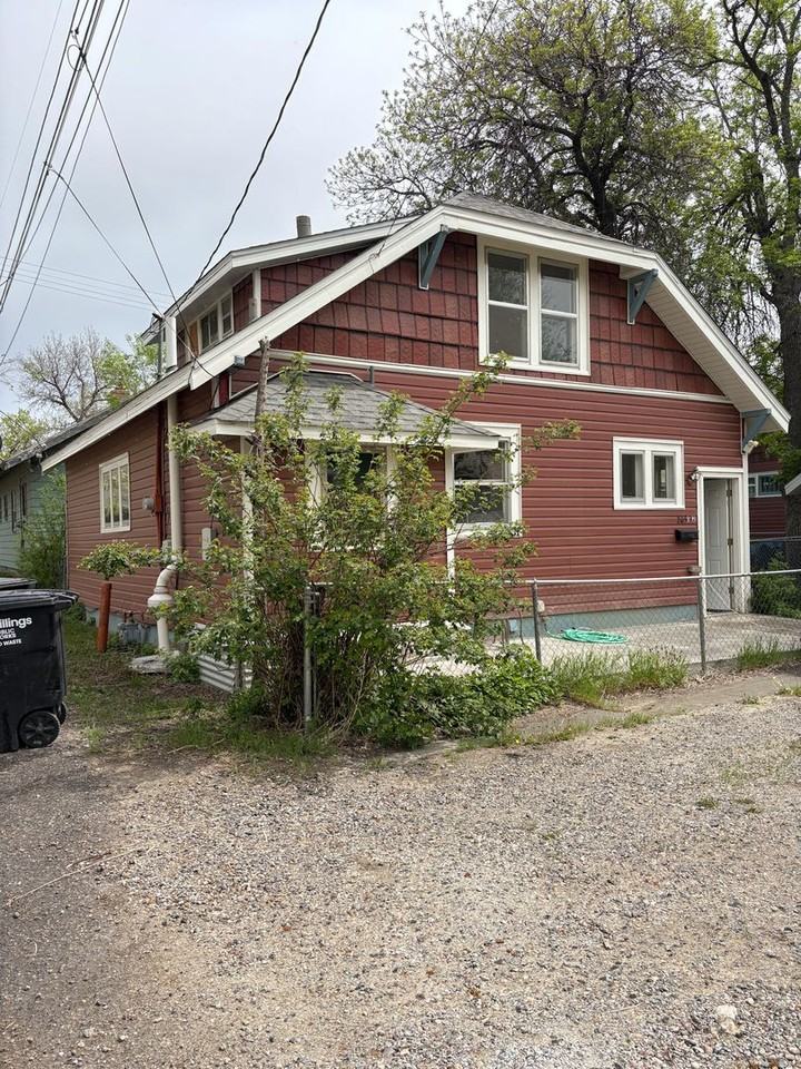 205 1/2 Terry Ave