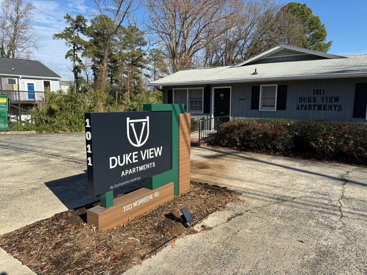 Adorable 1 Bed 1 Bath Apartment with hardwood floors! Washer/Dryer included! - Photo 4 of 49