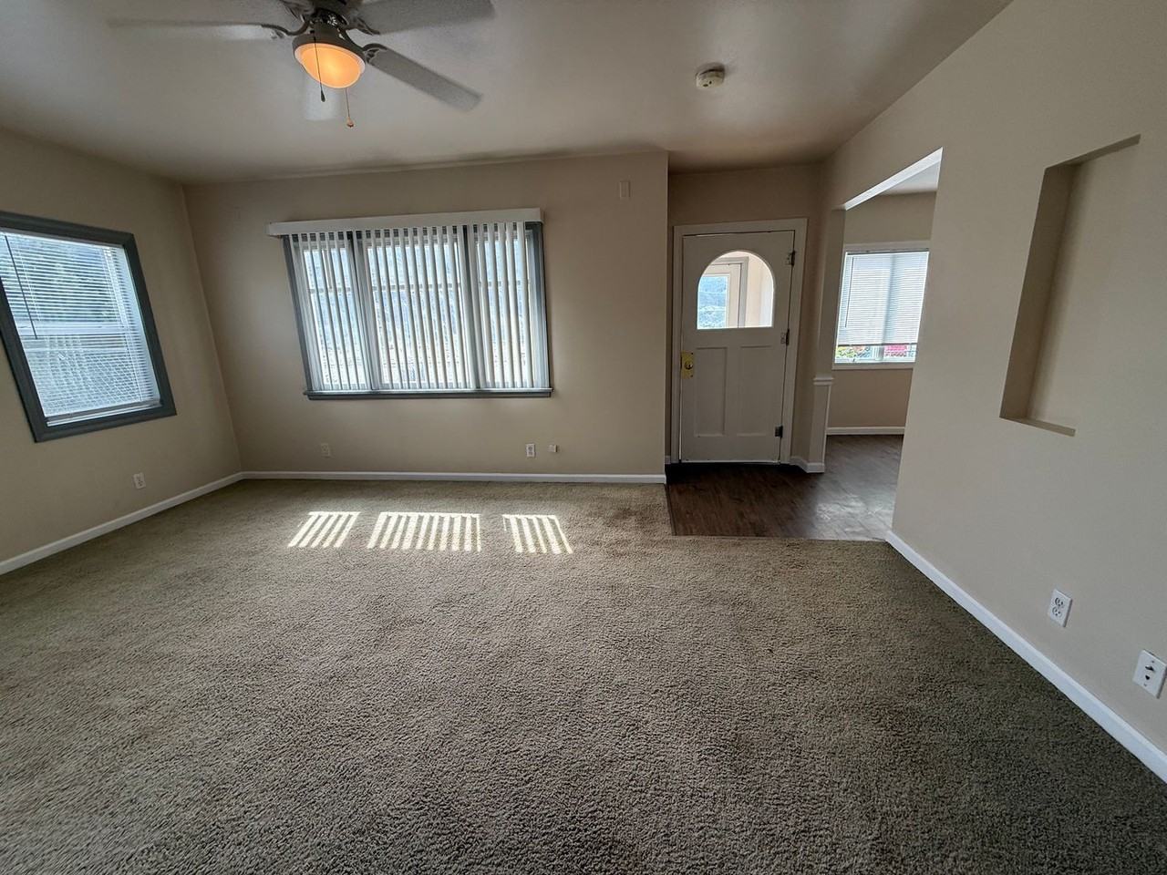 461 Rock Island Rd - Photo 2 of 11