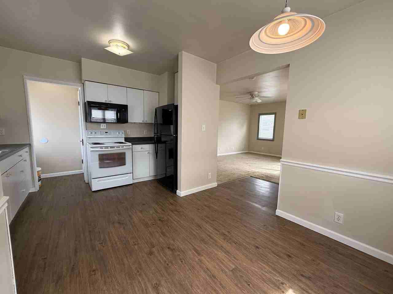 461 Rock Island Rd - Photo 3 of 11