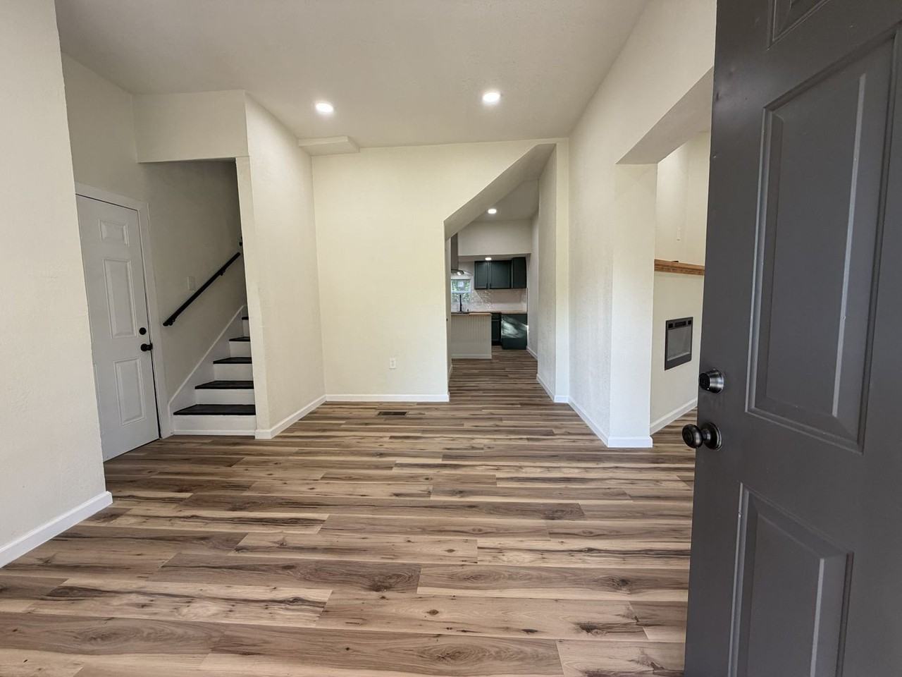 901 Fremont St - Photo 2 of 23