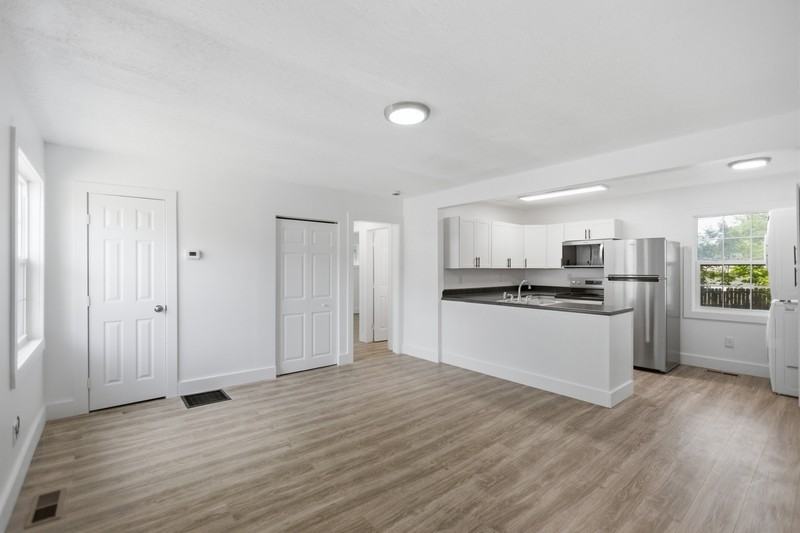 2509 Marshall St - Photo 2 of 10