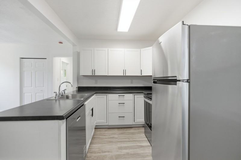2509 Marshall St - Photo 4 of 10