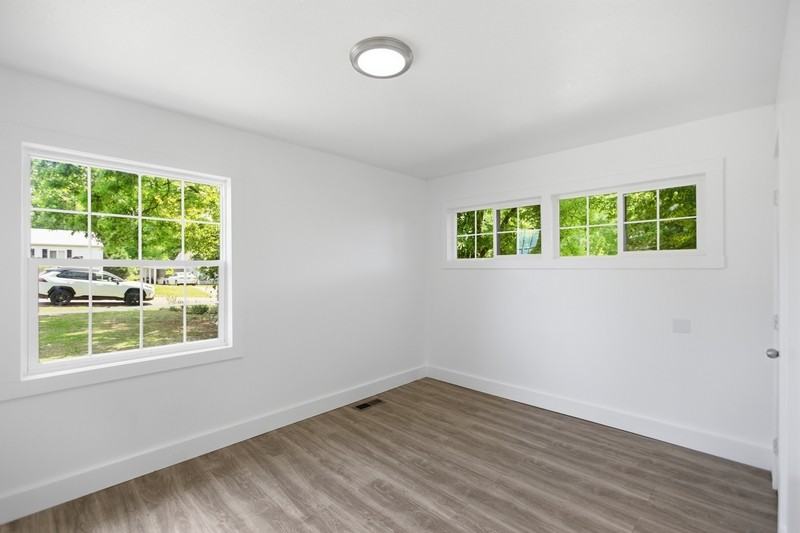 2509 Marshall St - Photo 5 of 10