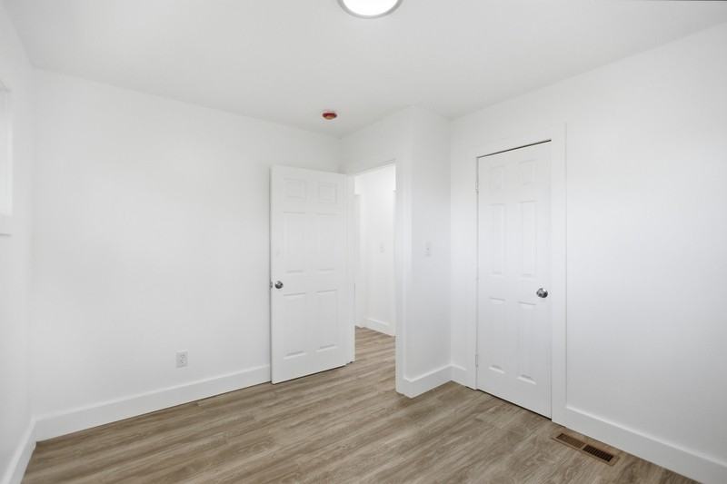 2509 Marshall St - Photo 6 of 10