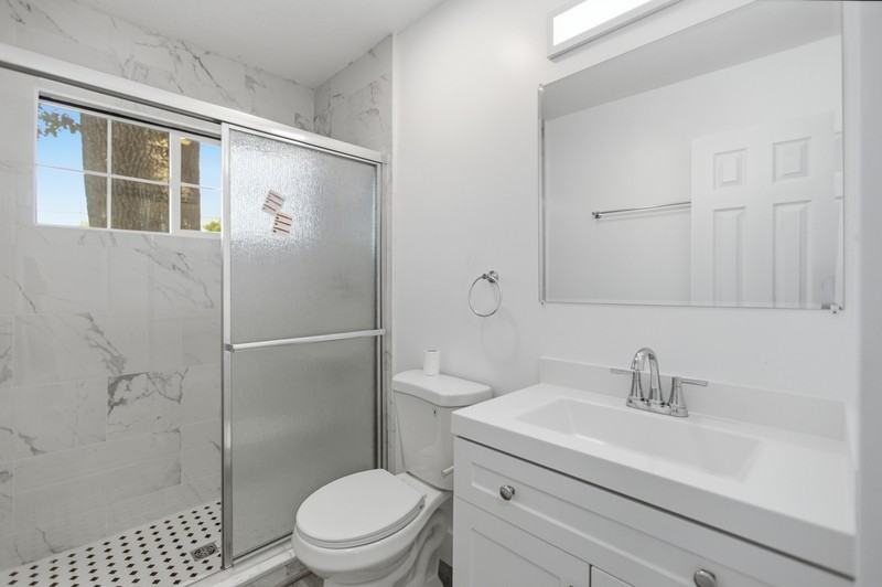2509 Marshall St - Photo 7 of 10