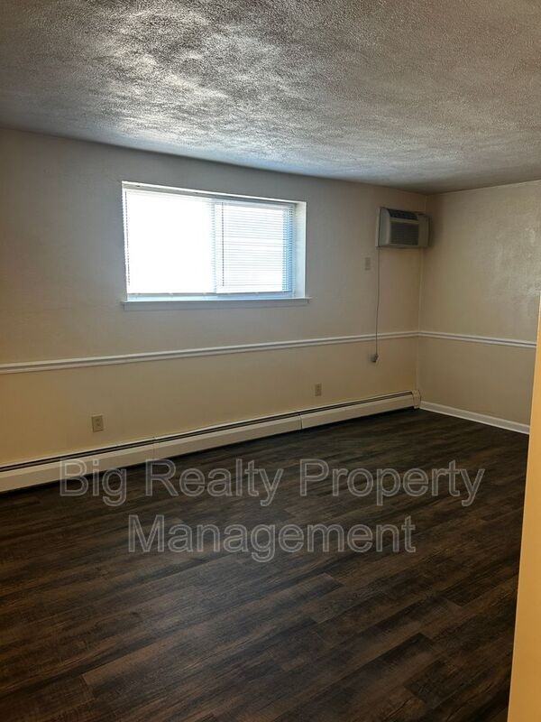120 N Penn St #C3 - Photo 5 of 8