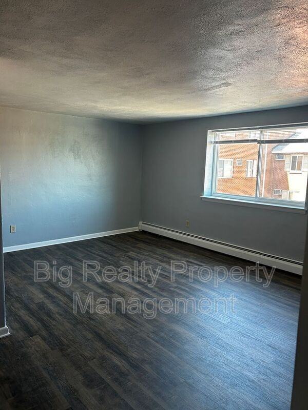 120 N Penn St #A5 - Photo 3 of 8