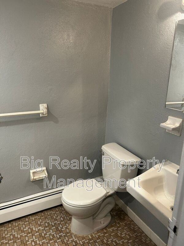 120 N Penn St #A5 - Photo 5 of 8