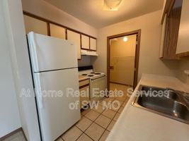 featured image of 739 E Bain St
