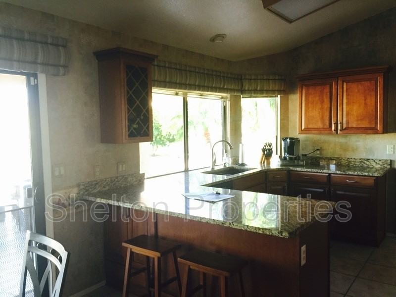 9418 W Tonto Ln - Photo 2 of 10