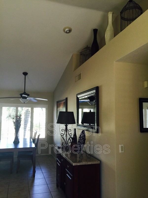 9418 W Tonto Ln - Photo 6 of 10