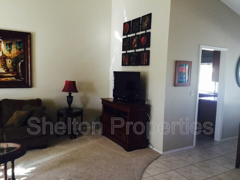 9418 W Tonto Ln - Photo 7 of 10