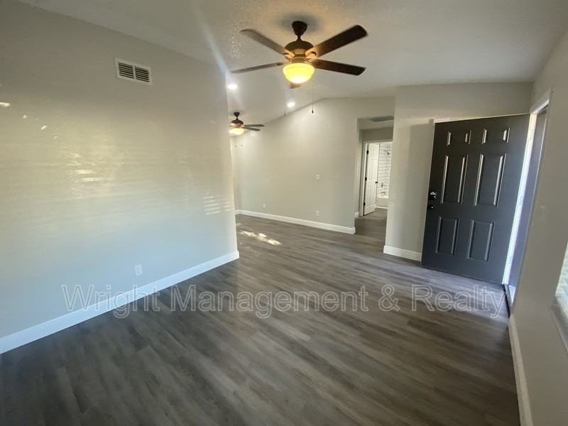 206 Saint Petersburg Dr E #B - Photo 7 of 17