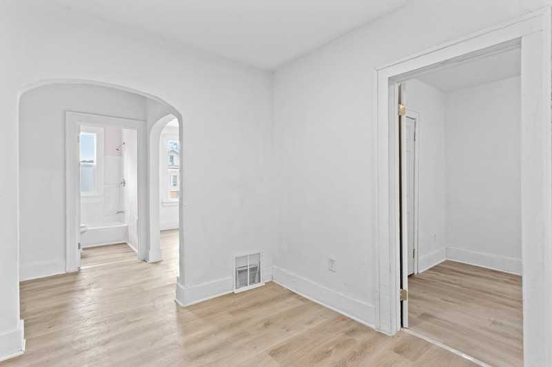 7405 Garden St - Photo 2 of 9