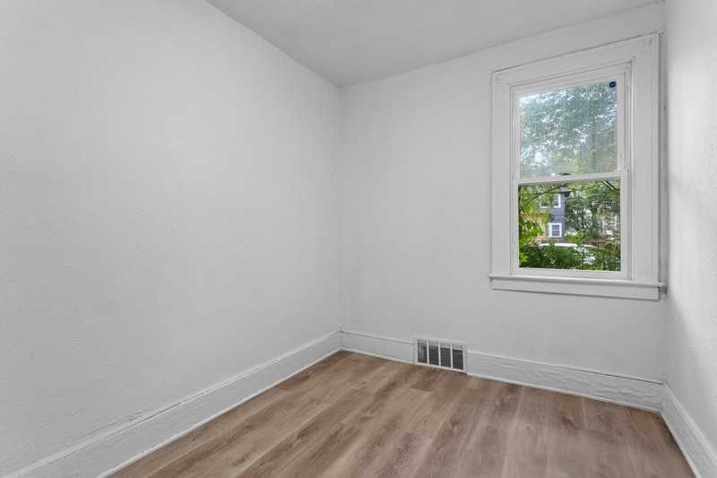 7405 Garden St - Photo 3 of 9
