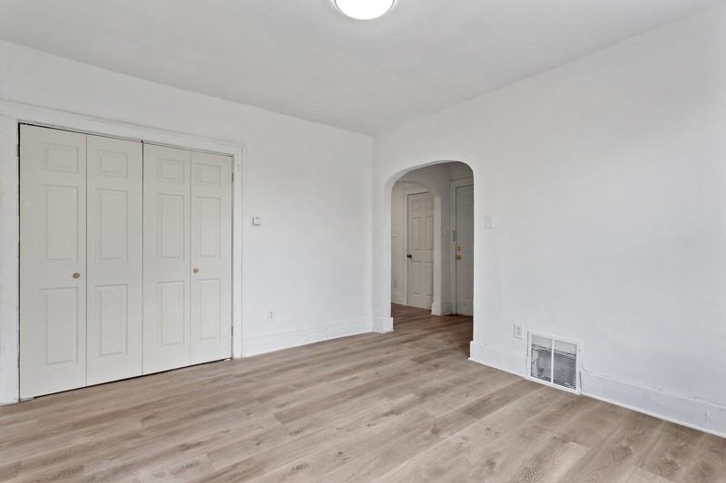 7405 Garden St - Photo 5 of 9