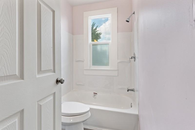 7405 Garden St - Photo 6 of 9