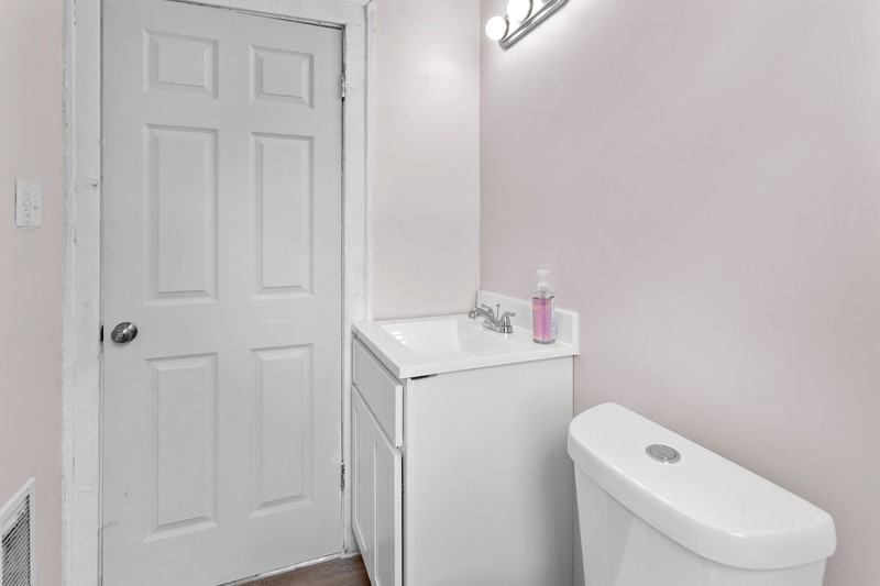 7405 Garden St - Photo 7 of 9