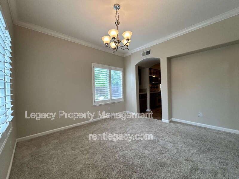 523 Cascade Dr - Photo 4 of 30
