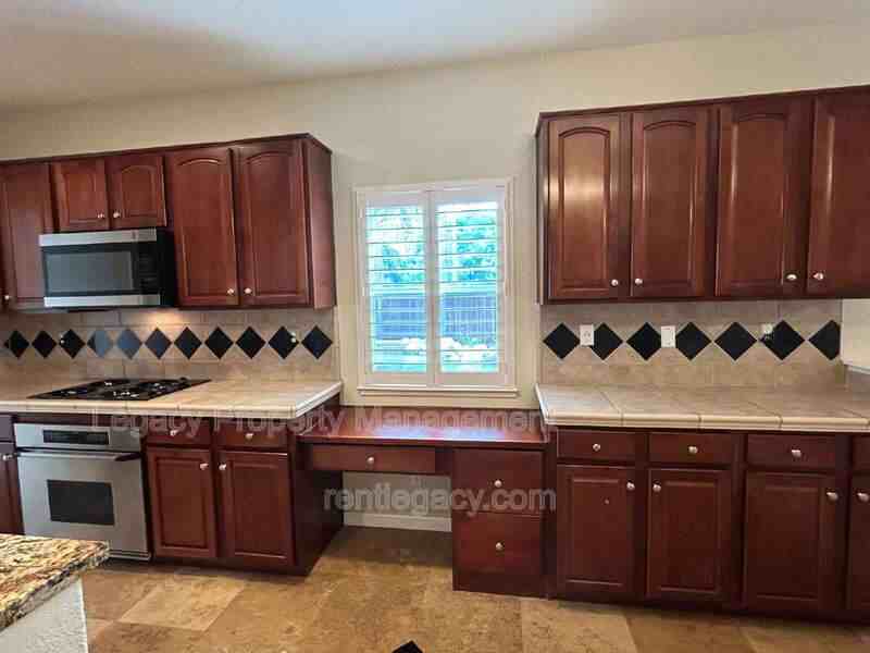 523 Cascade Dr - Photo 6 of 30