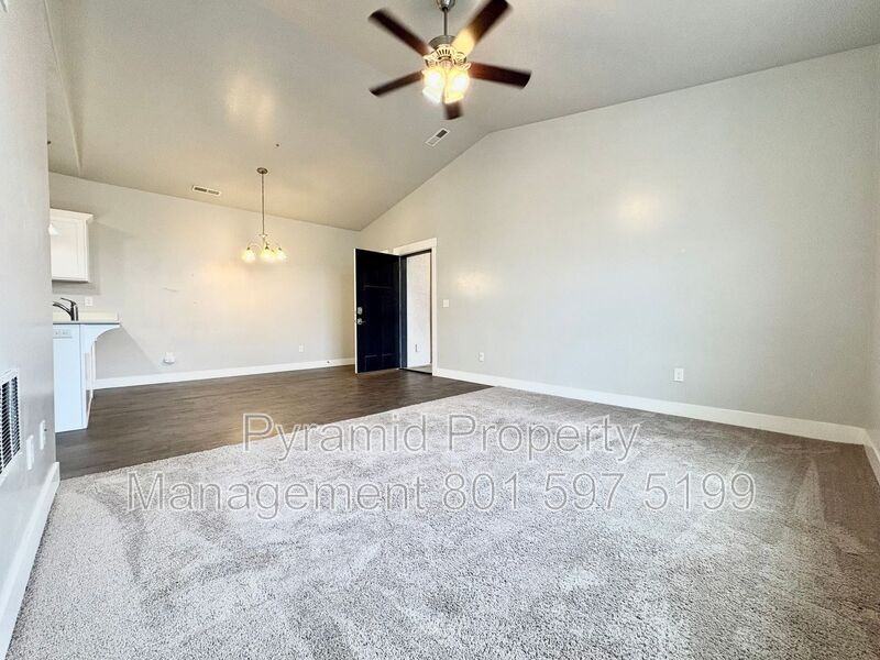 4216 Wn - Photo 4 of 29