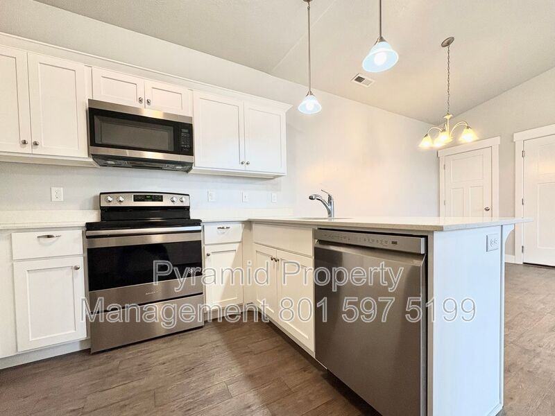 4216 Wn - Photo 3 of 29