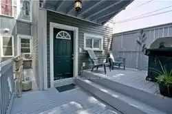 104 Leslie St - Photo 5 of 13