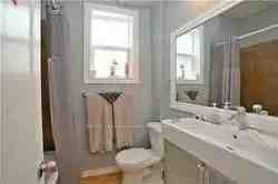 104 Leslie St - Photo 6 of 13