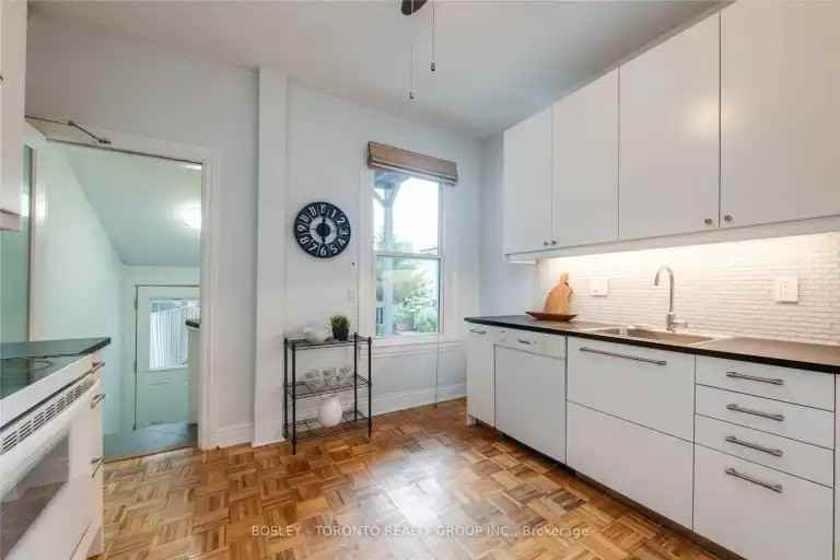 13 Winnifred Ave - Photo 4 of 8