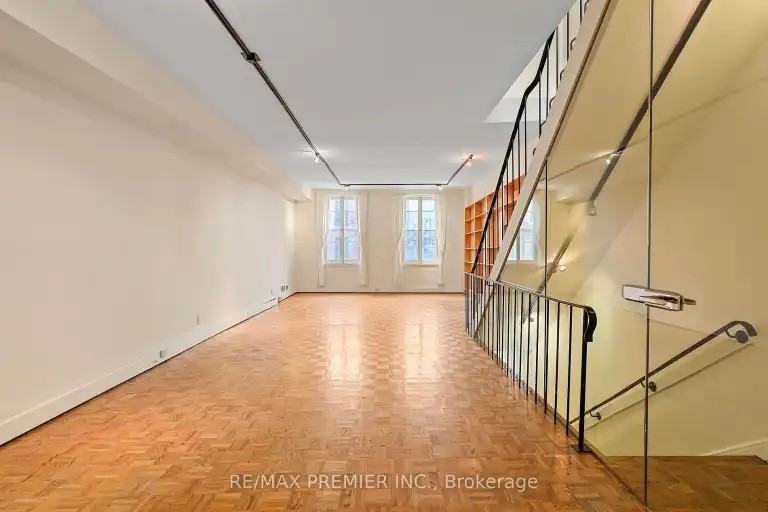 394A King St E - Photo 4 of 12