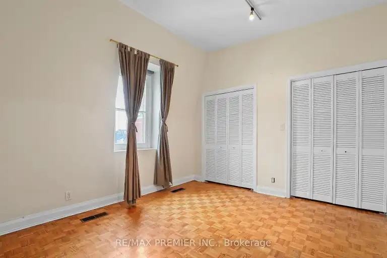 394A King St E - Photo 7 of 12