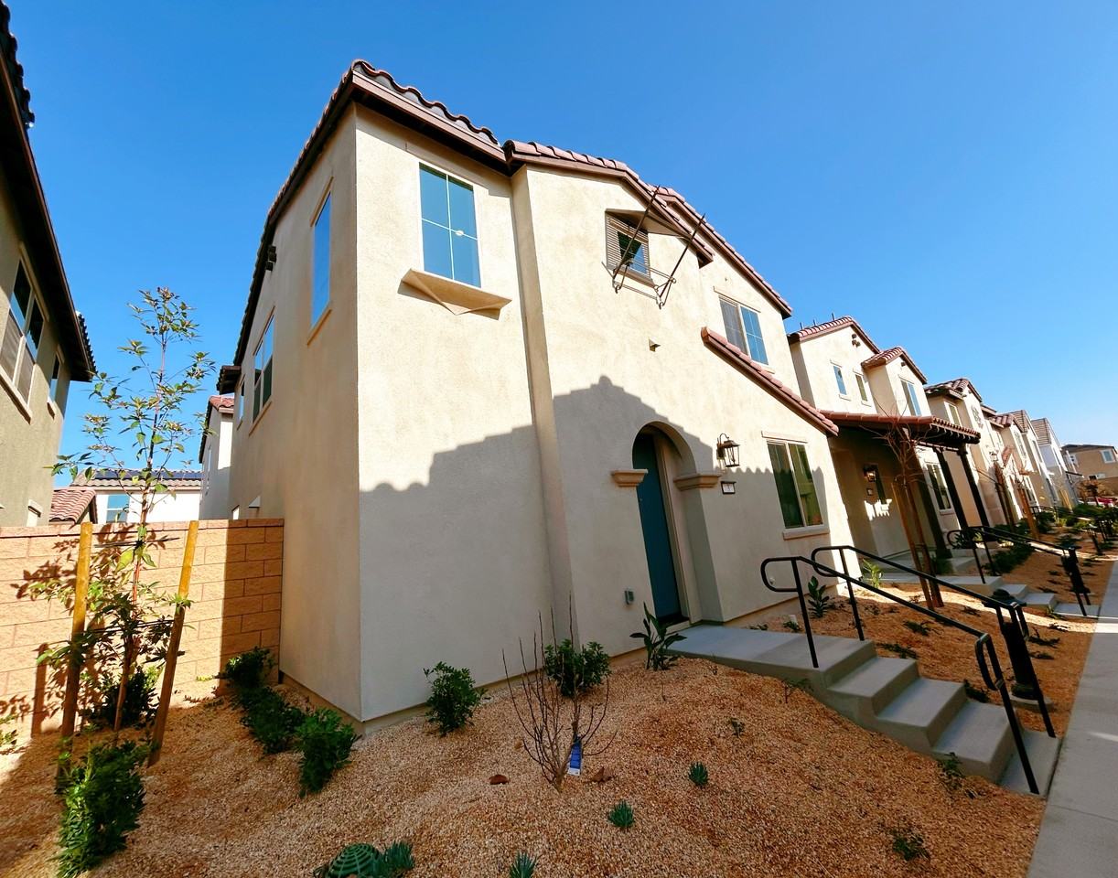 16659 Crocus Ln #3 - Photo 5 of 35