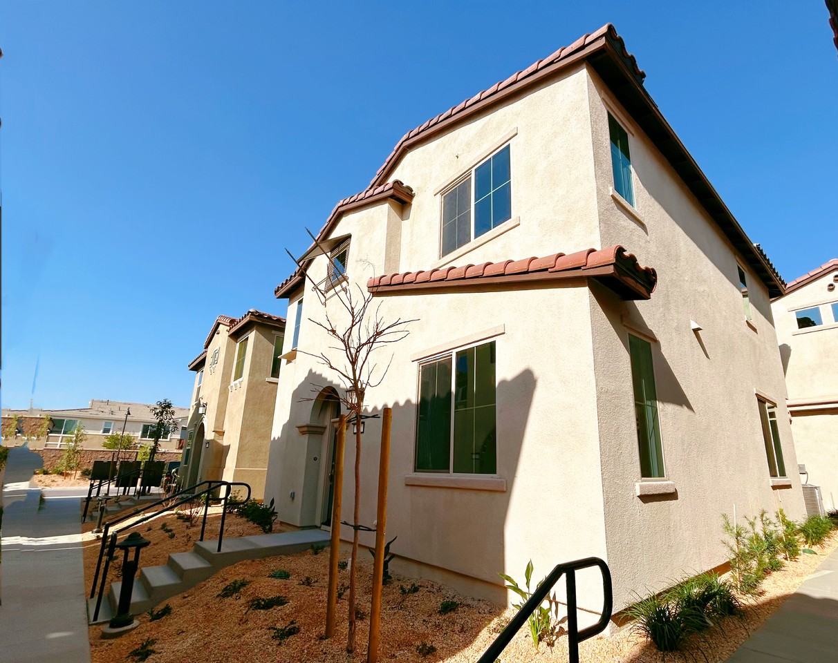 16659 Crocus Ln #3 - Photo 6 of 35